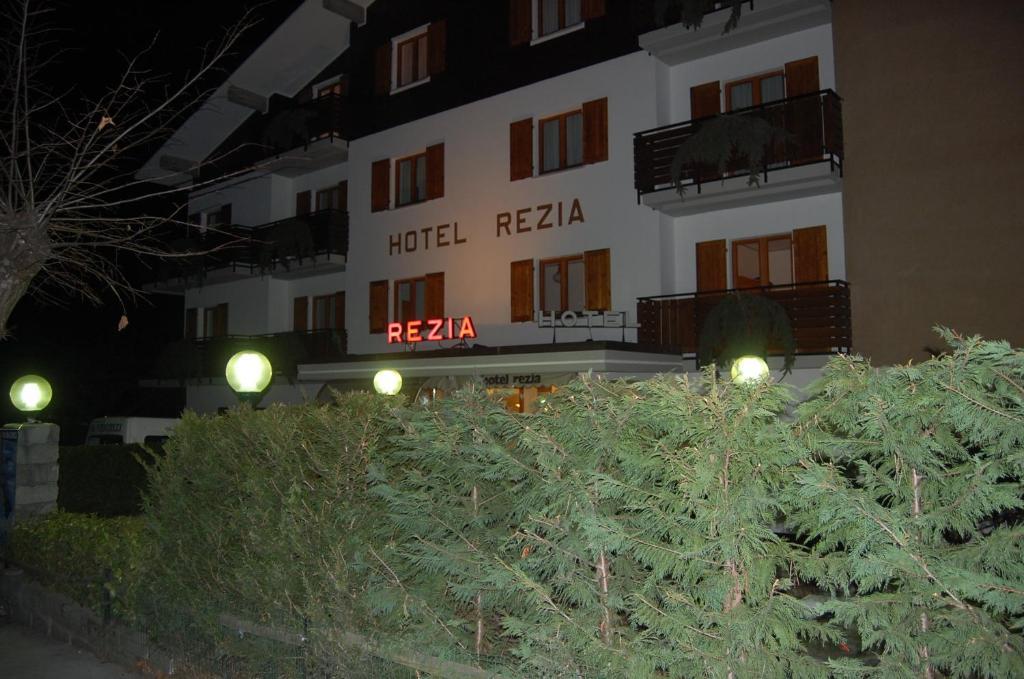 Hotel Rezia Chiesa in Valmalenco Exterior foto