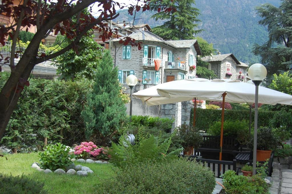 Hotel Rezia Chiesa in Valmalenco Exterior foto