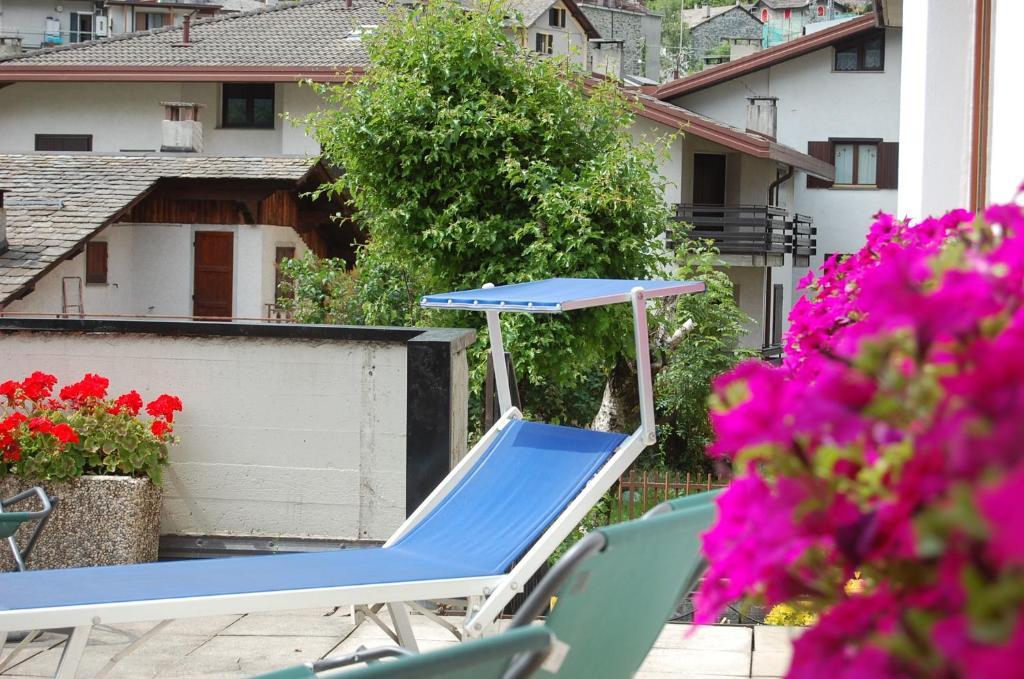 Hotel Rezia Chiesa in Valmalenco Exterior foto