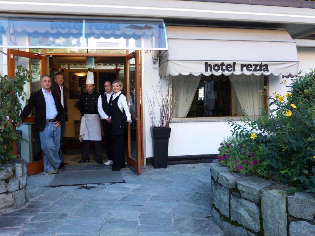 Hotel Rezia Chiesa in Valmalenco Exterior foto